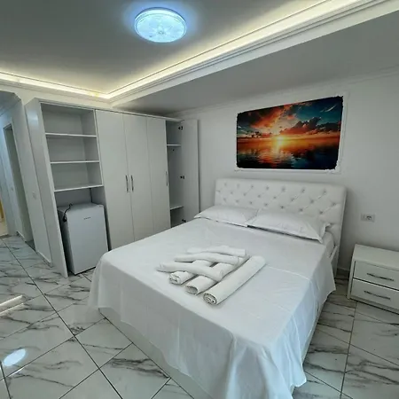 E&e Apartment
